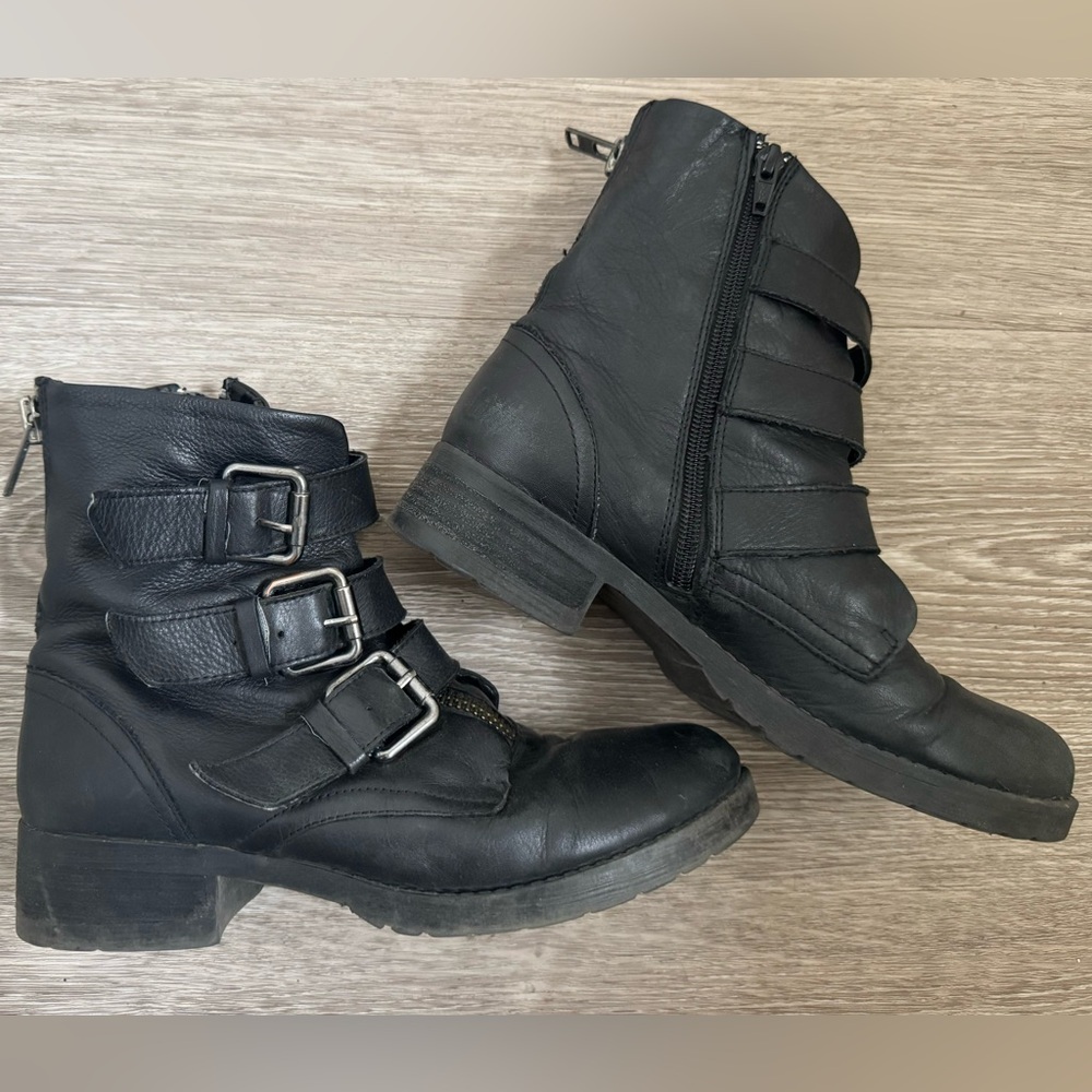 Black Leather Aldo Moto-style boots with straps, buckles and zippers sz 7 GUC